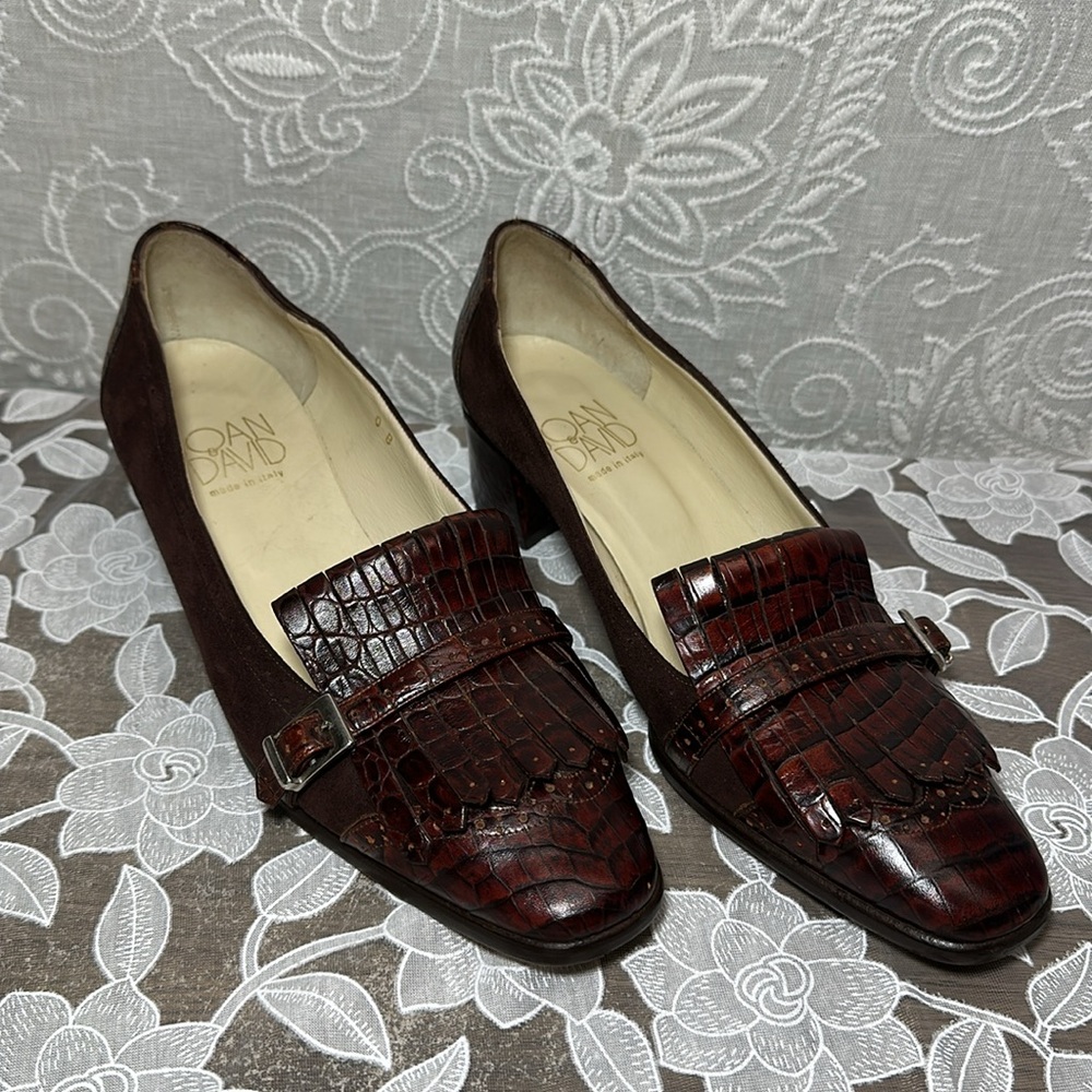 Joan & David Brown Loafer Heel Suede Embossed Buckle Fringe Vintage Italy 10 - Picture 16 of 16